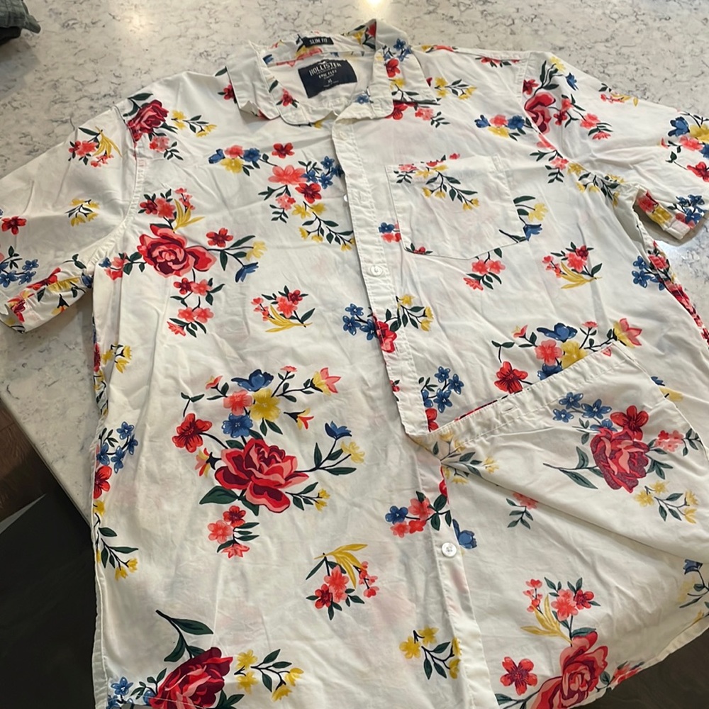 Hollister button up short sleeve shirt